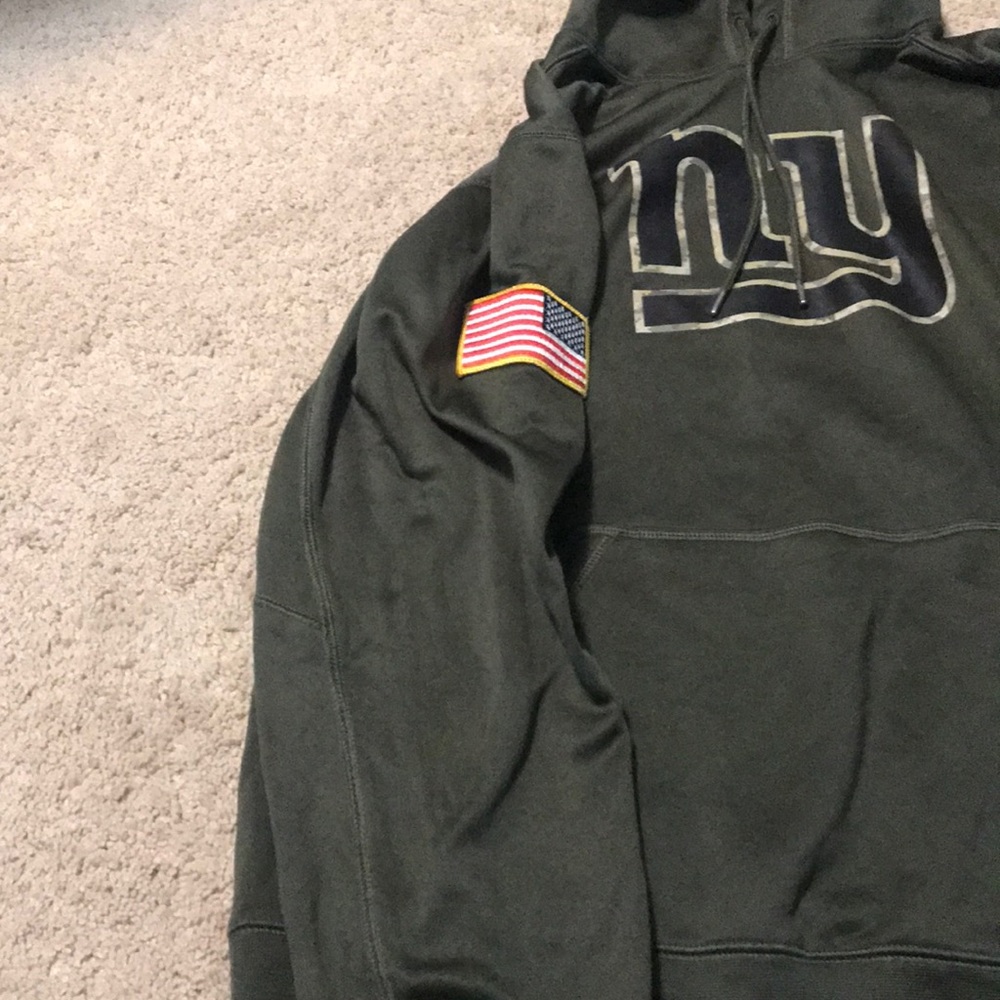 Sweatshirt - Picture 2 of 3